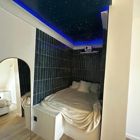 Bel Sous Comble Avec Cinema *