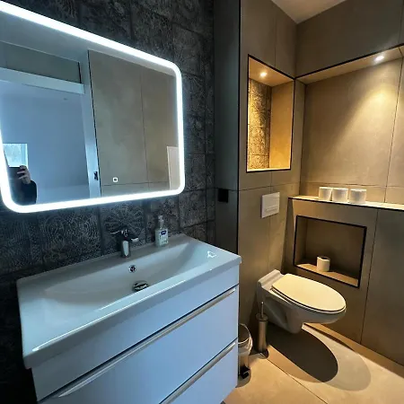 Bel Sous Comble Avec Cinema